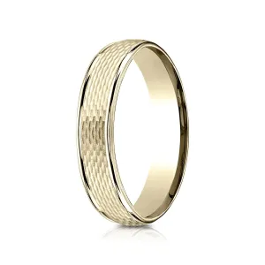 14 Karat Yellow Gold 4.5mm Comfort-fit Round Edge Mesh Center Design Band