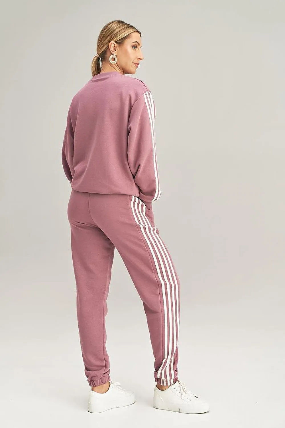 Classic Comfort: Loose Pullover Tracksuit Combo (One Size Fits All)