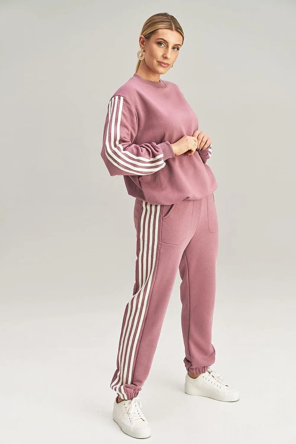 Classic Comfort: Loose Pullover Tracksuit Combo (One Size Fits All)