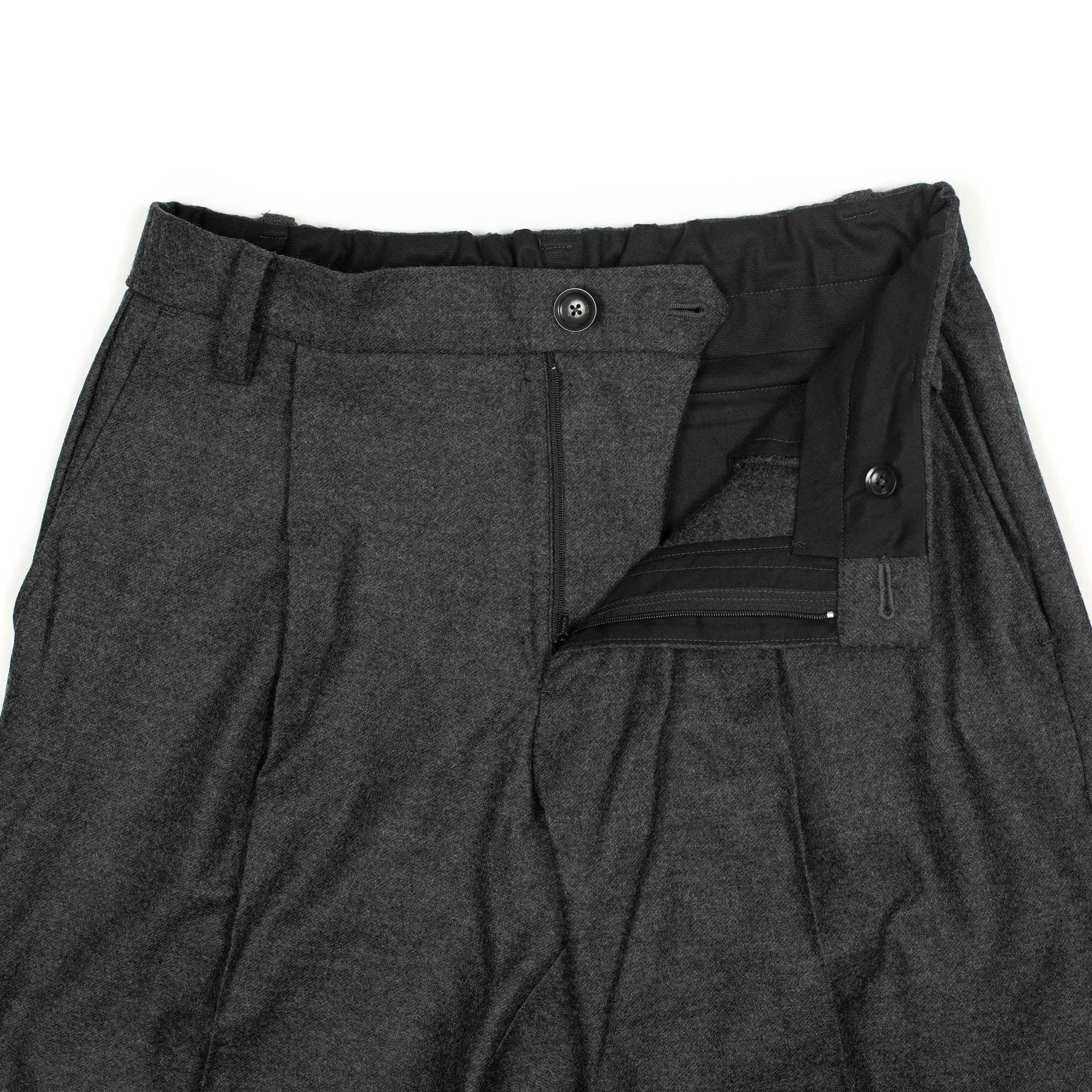 Single-pleated easy trousers in charcoal grey wool mix