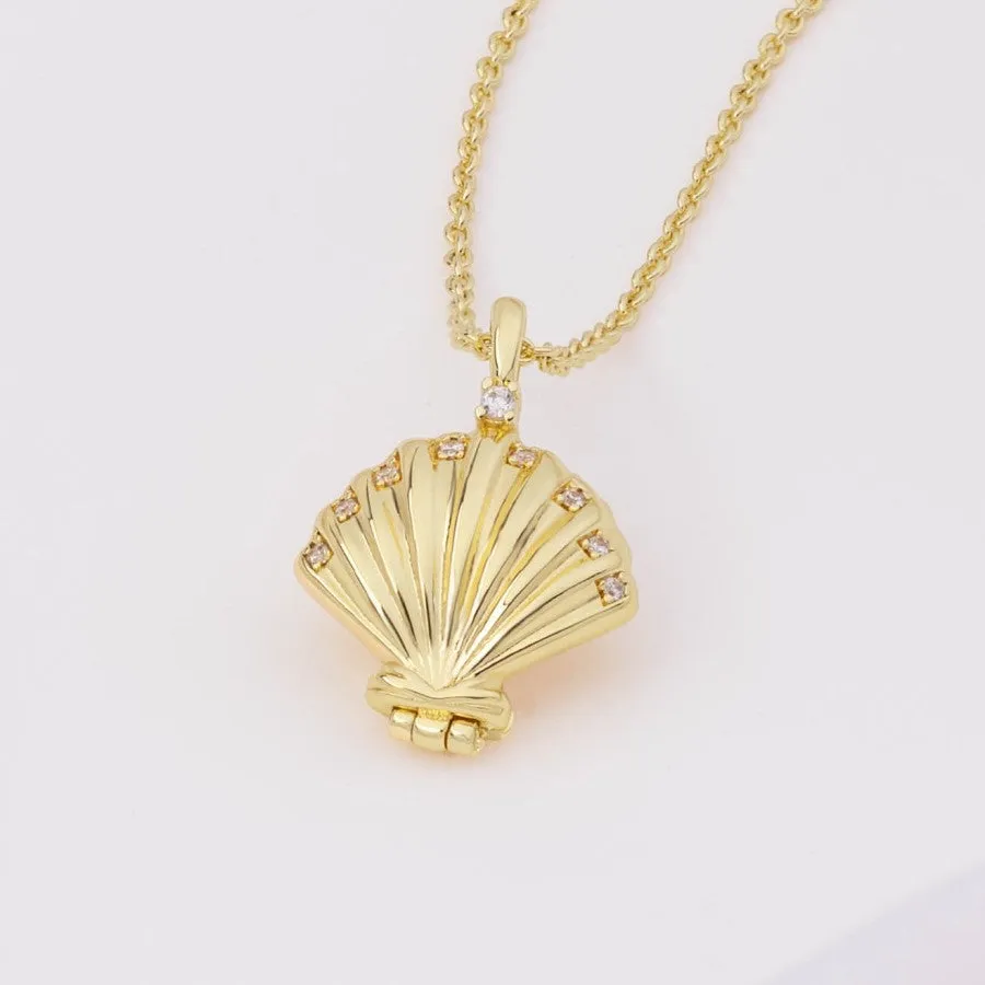 Sundaze Shell Locket Gold Necklace