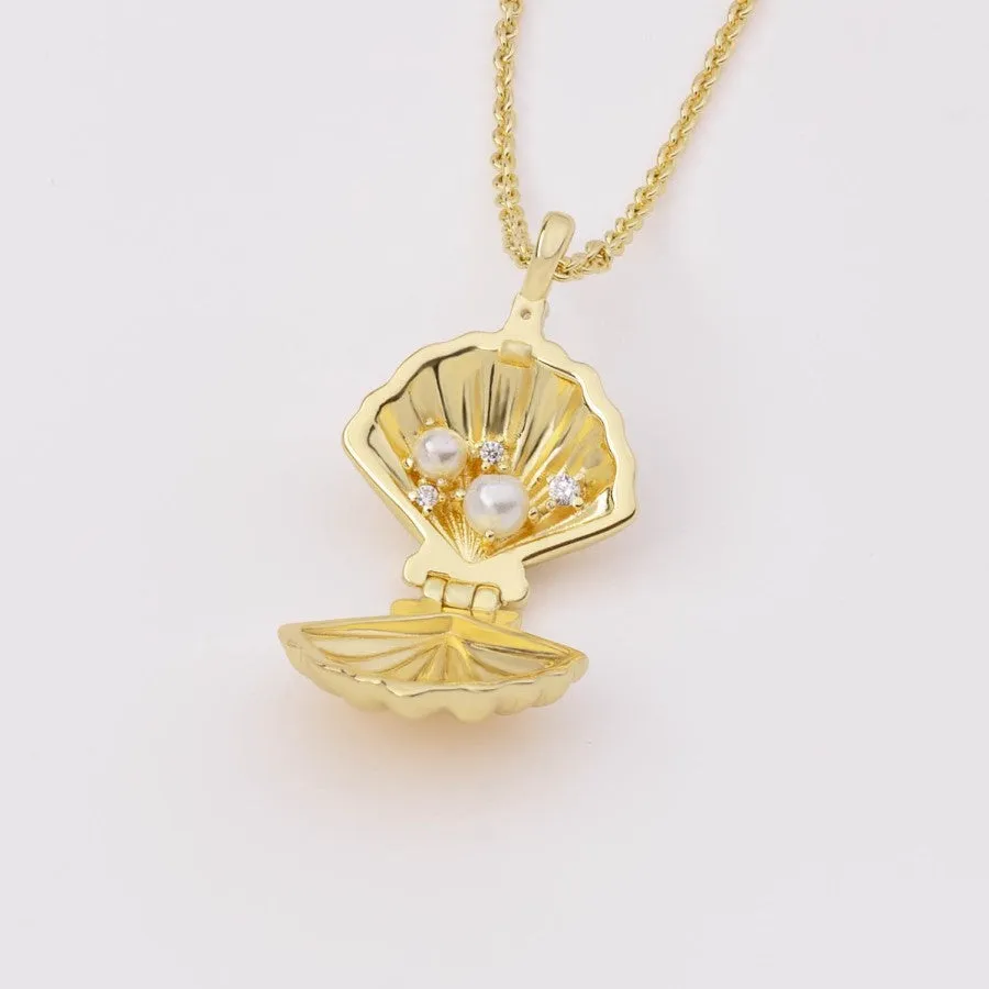 Sundaze Shell Locket Gold Necklace