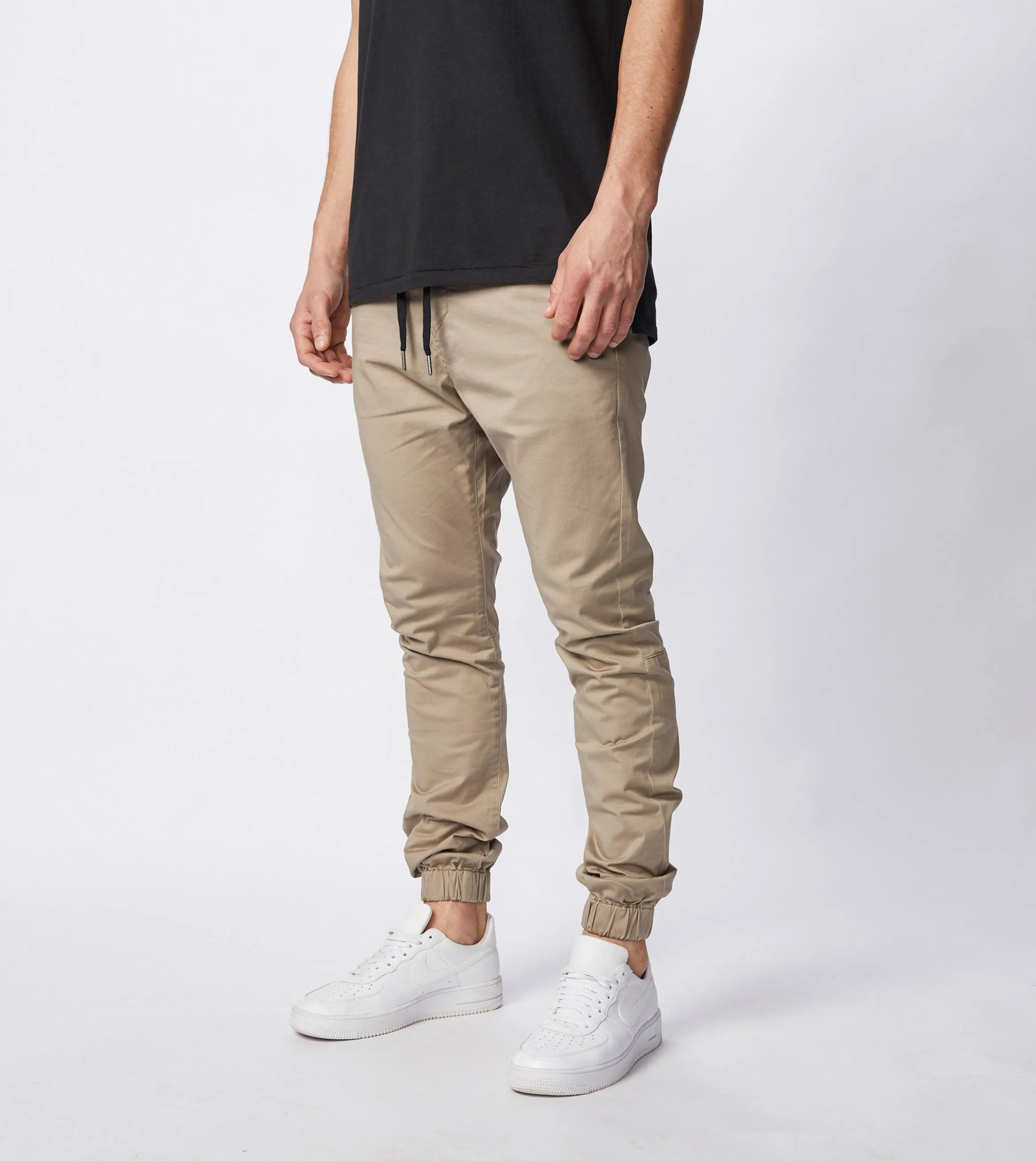 Sureshot Lightweight Jogger Sand