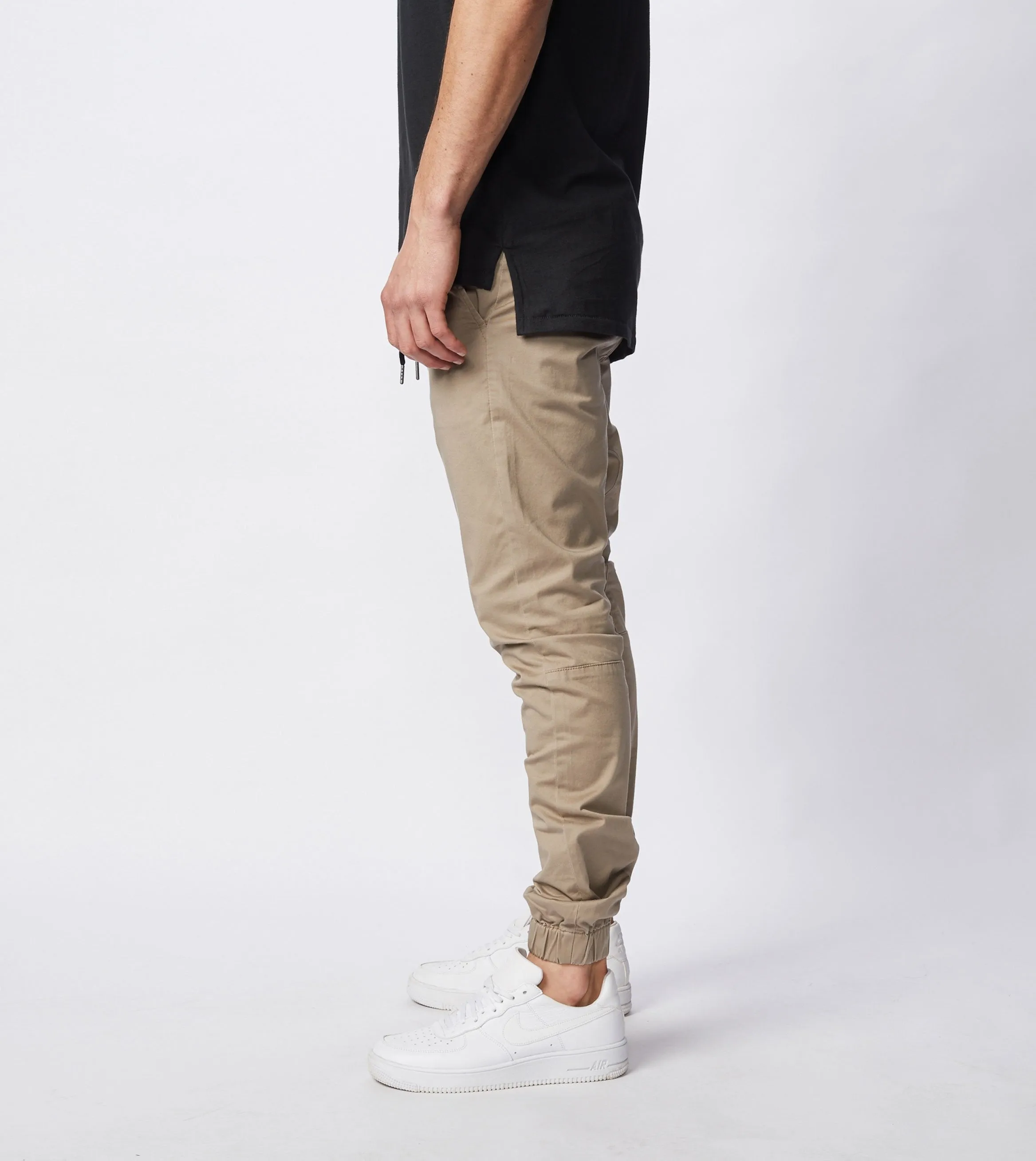 Sureshot Lightweight Jogger Sand